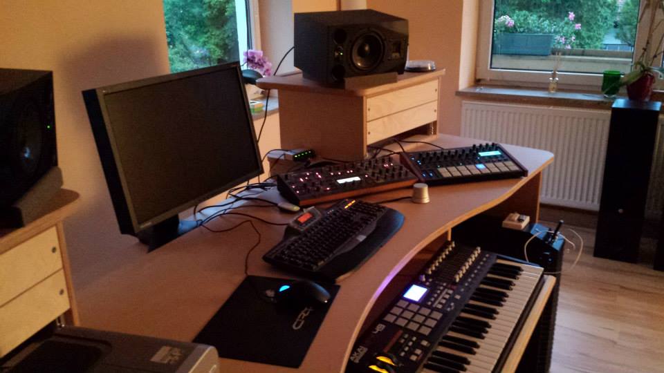 Christian Baer Studio Desk by Music Customs